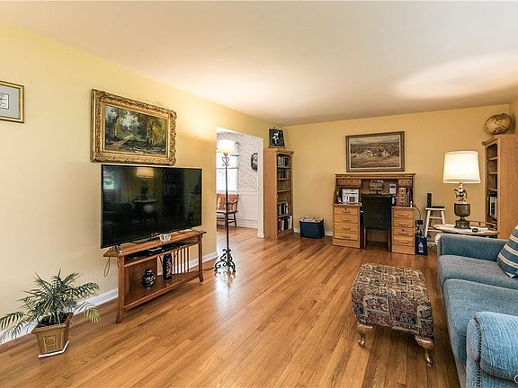 3rd image of 4615 Brookhill Dr S