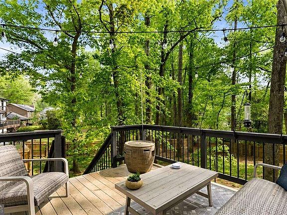 5th image of 230 Summerfield Dr