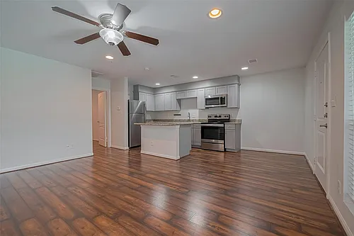 5333 Richmond Ave Photo 1