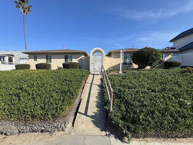 5058-68 Santa Monica Ave — Photo 21