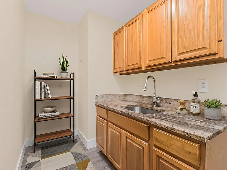 680 Beck St #4D — Photo 5