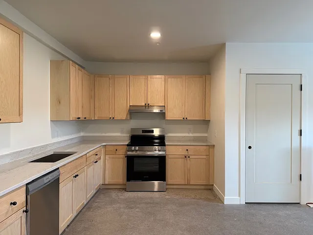 2 bed, 1050 sqft, $1,875 — Photo 2