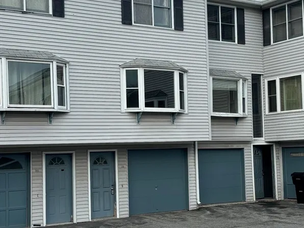 30 Angle St APT 19, Lowell, MA 01851