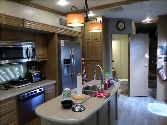5th image of 222 Longhorn Dr