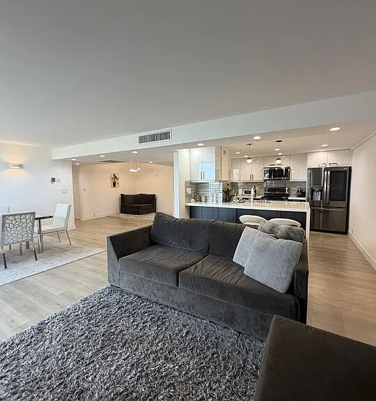 10535 Wilshire Blvd #1014 — Photo 3