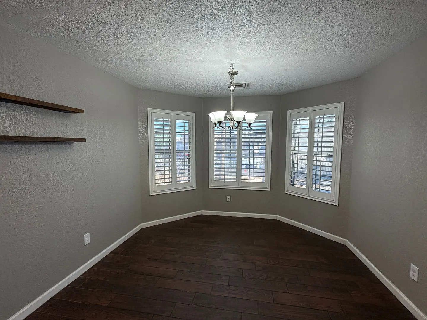 Custom San Luis home with Extended Patio and Fenced Yard - 3 Bedroom — Photo 3