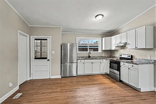 513 Saunders Pl #A — Photo 10