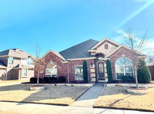 2 Danbury Dr, DESOTO, TX 75115