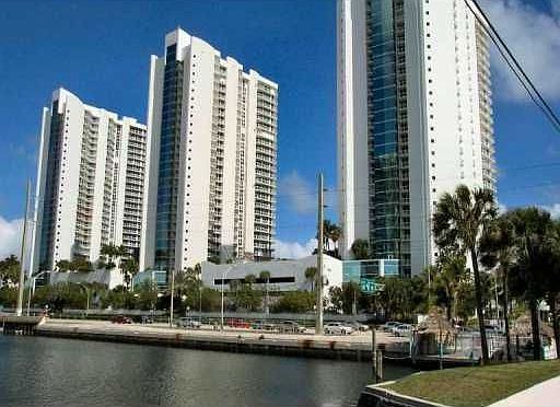 2nd image of 16445 Collins Ave APT 1424