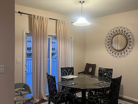 4th image of 377 Redclover Ln
