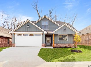 3060 Royal Garden Rd, Tyler, TX 75701