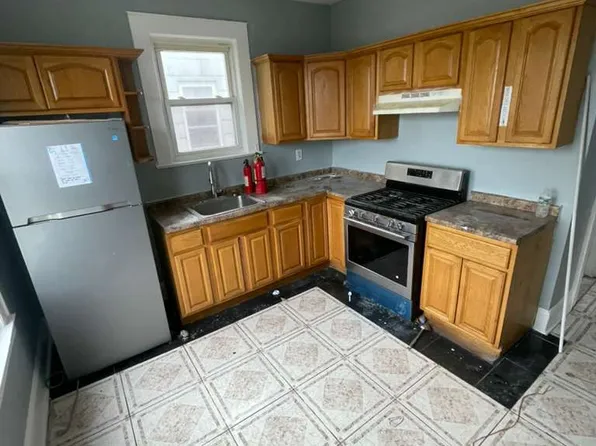 168 Schuyler Ave #2F, Newark, NJ 07102