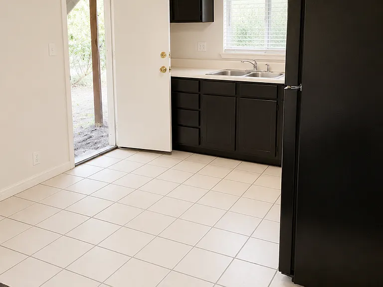 23 Lukens Pl #23 — Photo 4