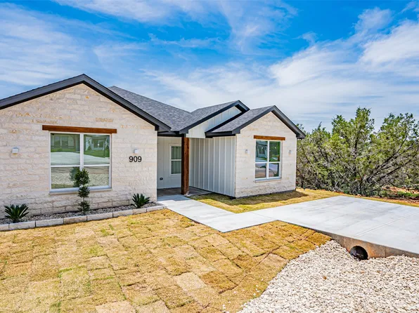 909 Tree Dr, Granbury, TX 76048