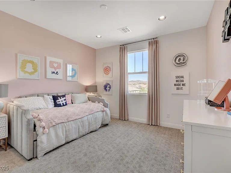 1075 N Water St — Photo 50