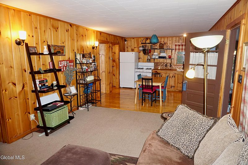 4th image of 2271 N Shore Road
