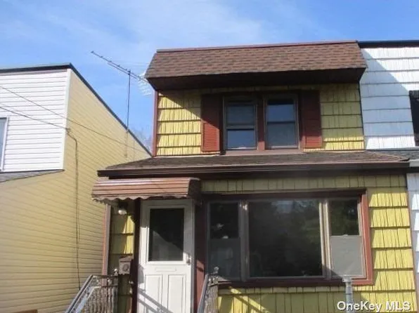 3322 204th St, Bayside, NY 11361