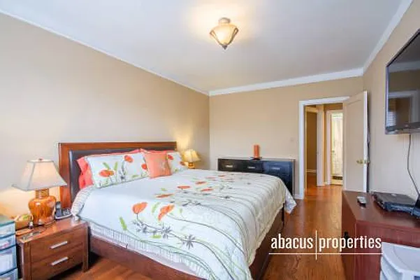 Sold by Abacus Properties | media 23