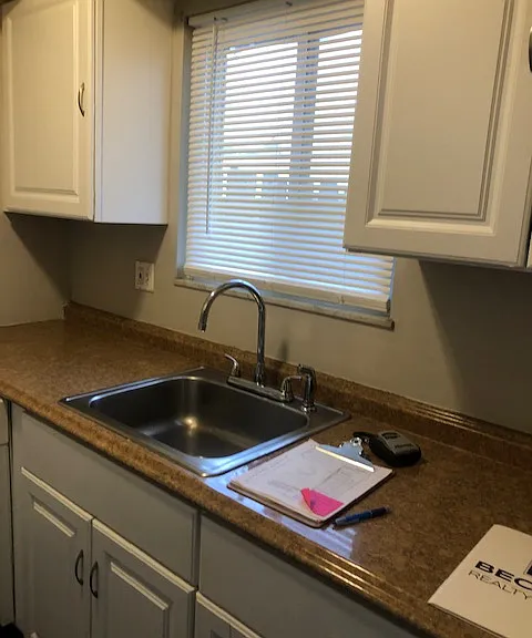 1126 McCarley Dr E — Photo 3