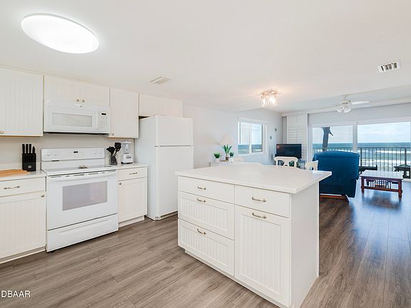 4th image of 815 Ocean Shore Blvd APT 12B