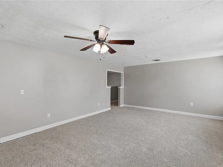 112 Williams St — Photo 7