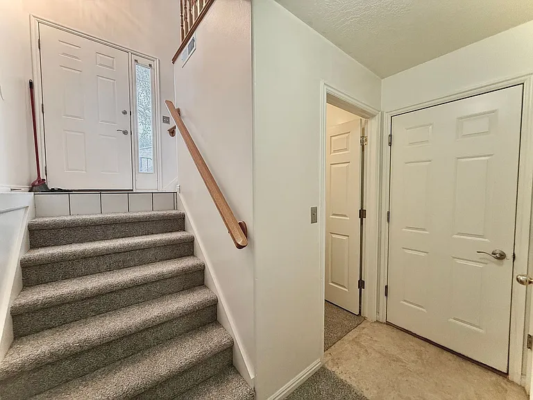 1080 E Elgin Ave — Photo 27