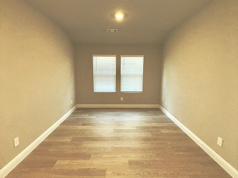 710 Martell Rd — Photo 16