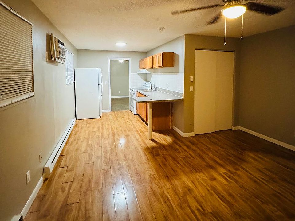 1st image of 2602 Chesterfield Ct APT 10