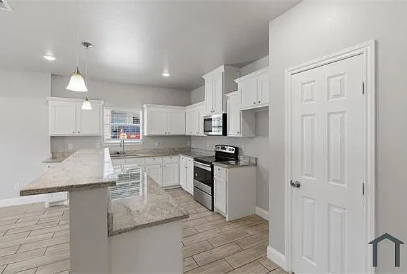 3 bed, 1323 sqft, $1,725 — Photo 4