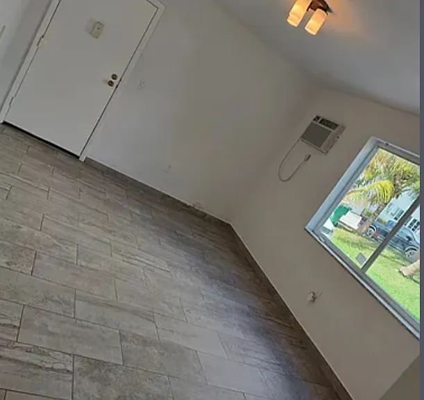 7839 N Bayshore Dr #6 — Photo 1