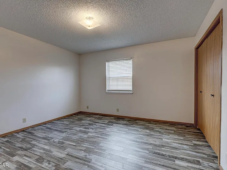 3217 N Range Line Rd #D — Photo 7