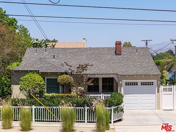 3rd image of 10257 Camarillo St