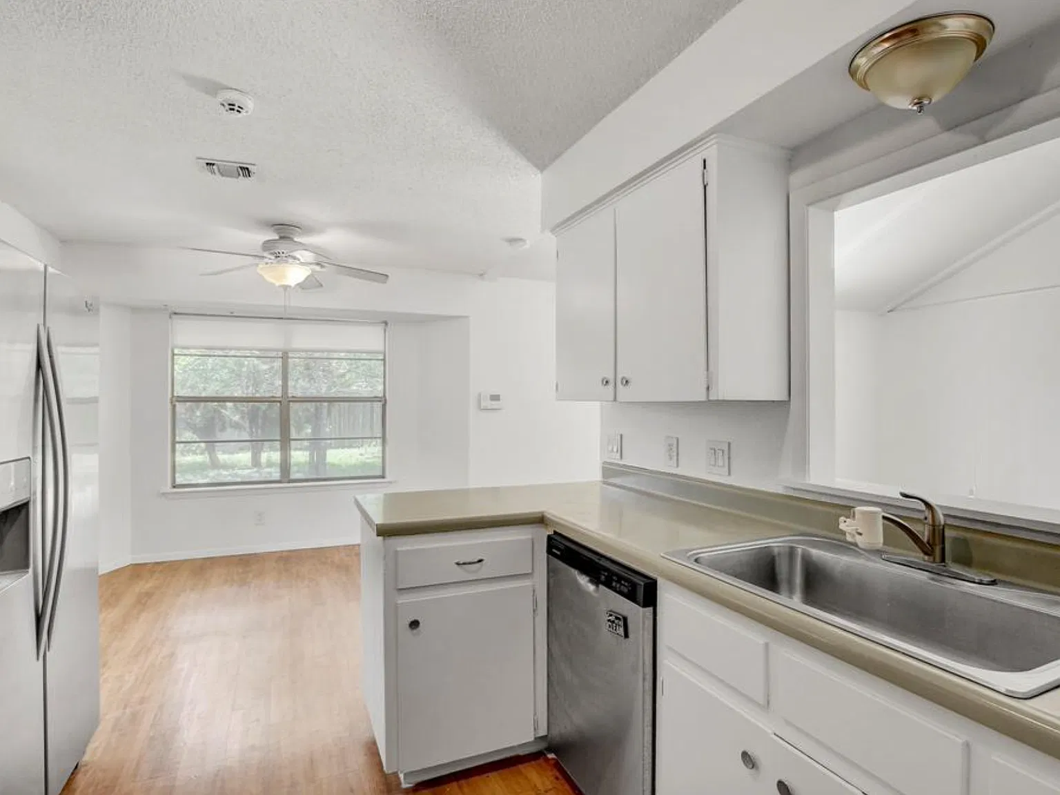 705 Huntingdon Pl — Photo 4