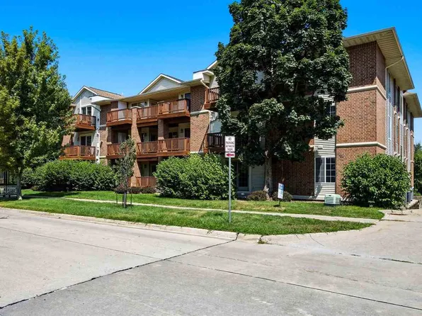 450 W Side Dr, Iowa City, IA 52246