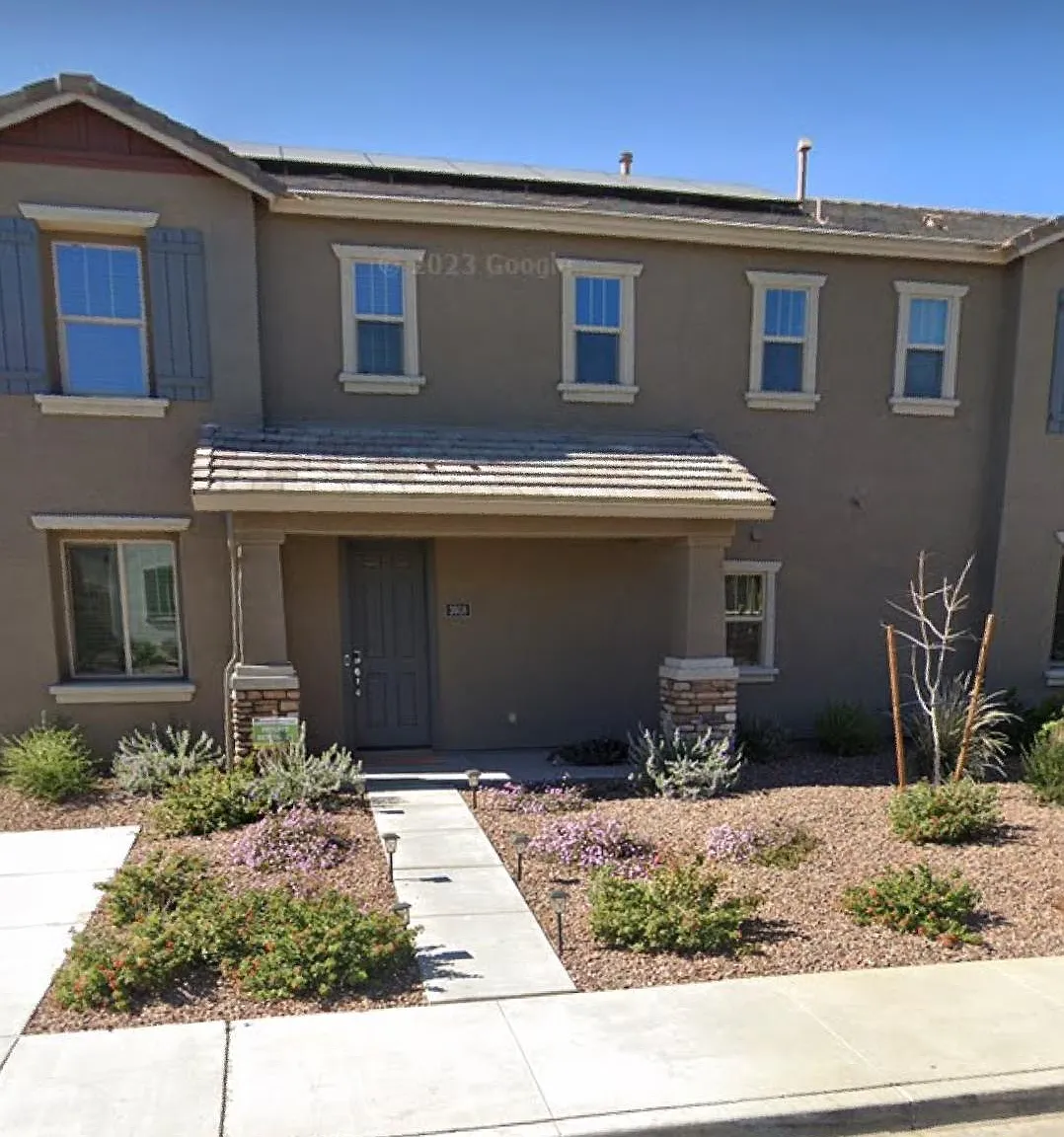 3 bed, 2.5 bath, 1850 sqft, $2,400 — Photo 1