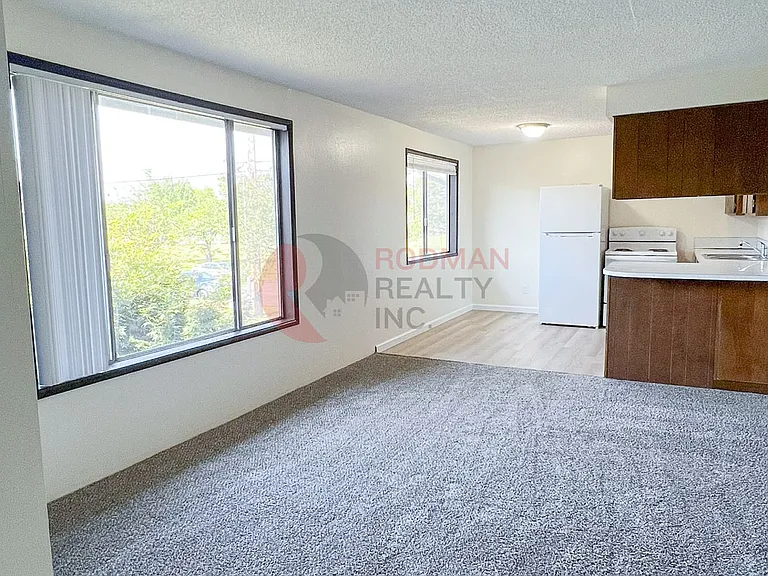 818 & 828 9th Ave — Photo 7