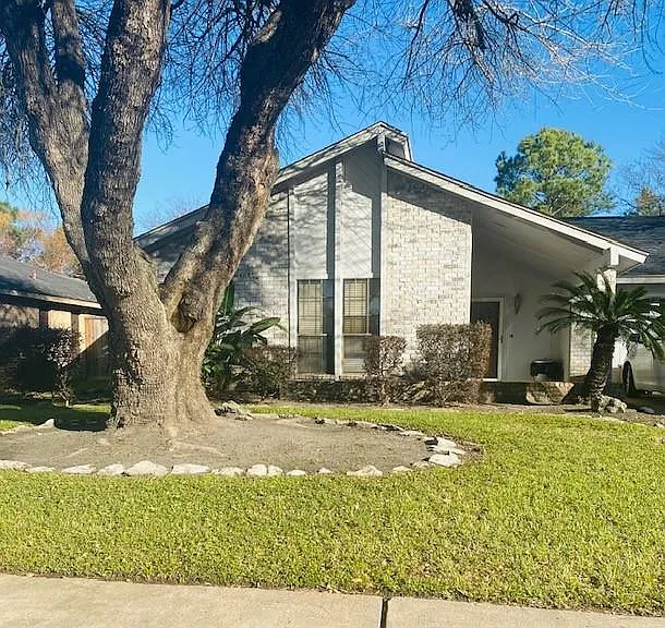 6123 Canada Dr — Photo 1