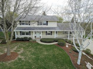 W226S4405 Coppersmith Sq, Waukesha, WI 53189