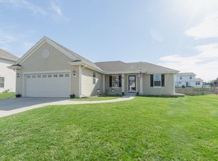 809 Chadwick Dr, Watertown, WI 53094