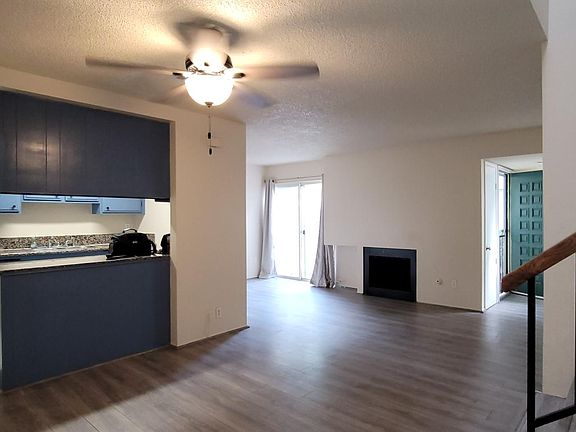 Kitchen & living room area