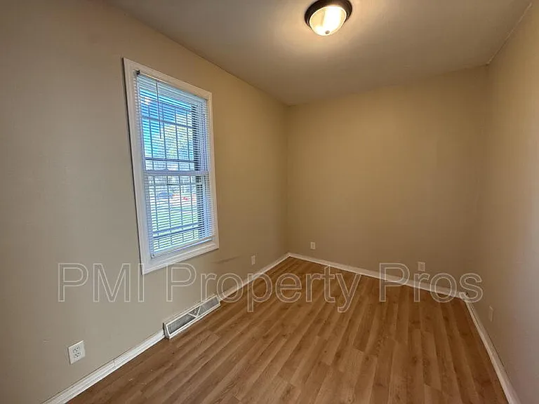 2945 N 23rd St — Photo 11