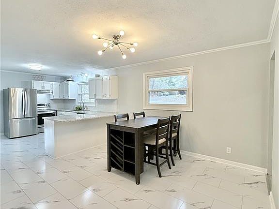 3rd image of 4561 Emily Dr