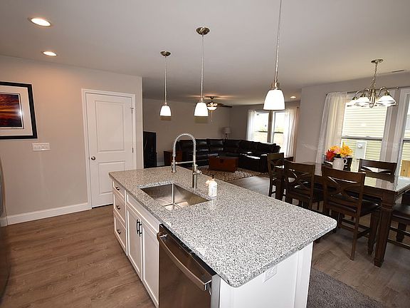 4th image of 2 Jamison St