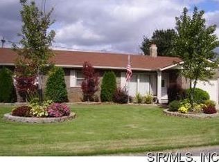 33 Snowbird Ln, Granite City, IL