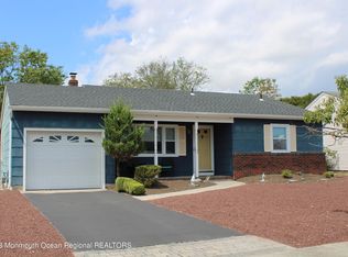 7 Oakfield Rd, Toms River, NJ 08757