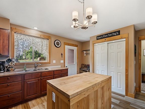 5th image of 3010 Sundberg Rd