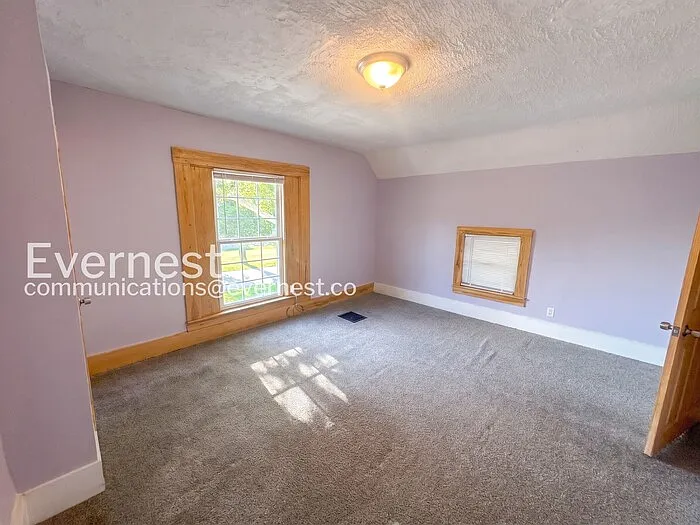 347 Maple Blvd — Photo 9