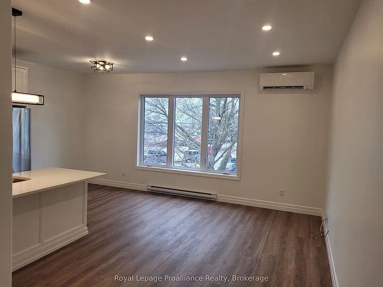 15 Bay St #4 — Photo 12