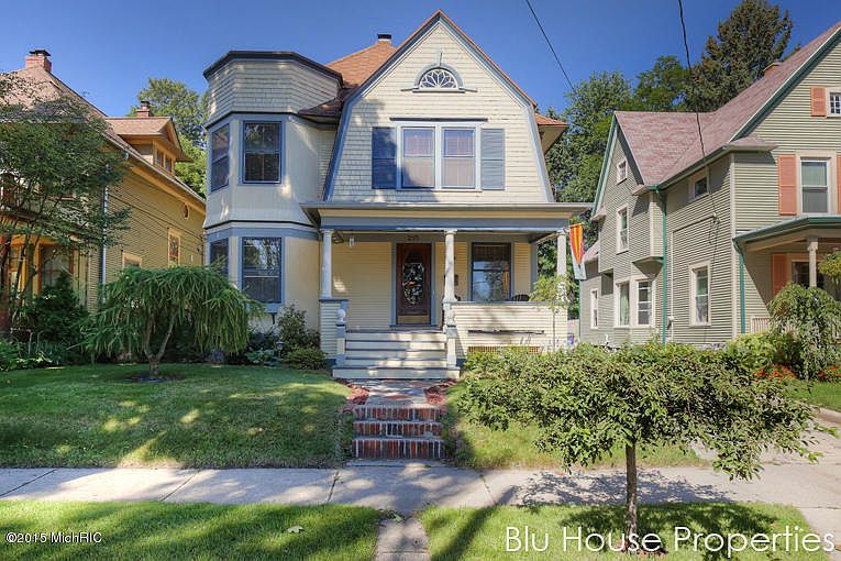 1st image of 215 Auburn Ave SE