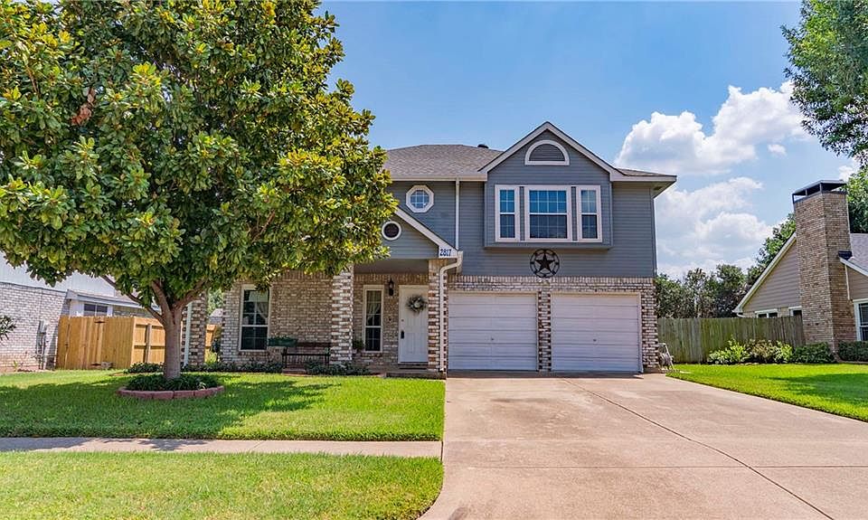 1st image of 2817 White Oak Dr